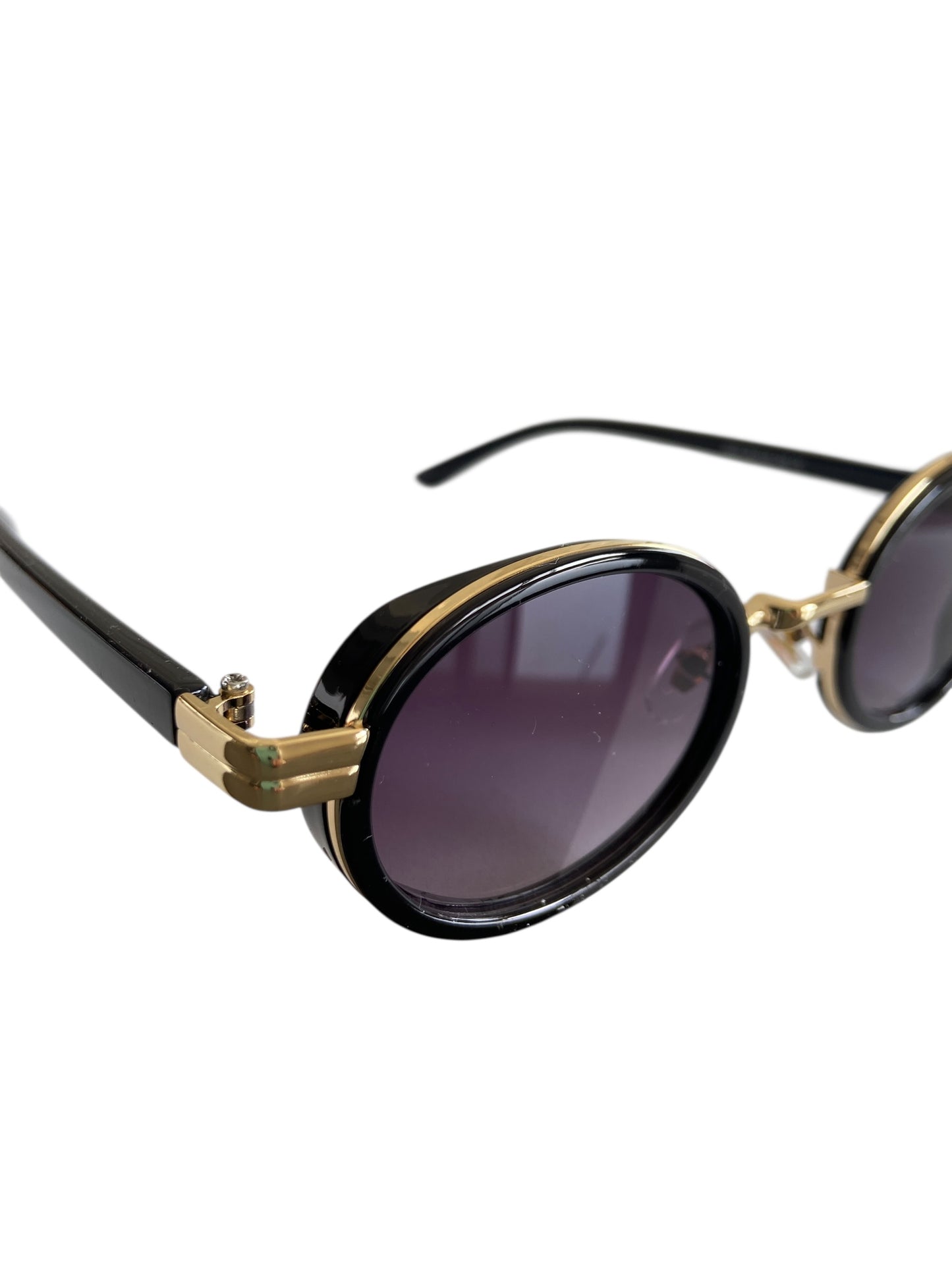 Classic Oval Metal Frame Sunglasses