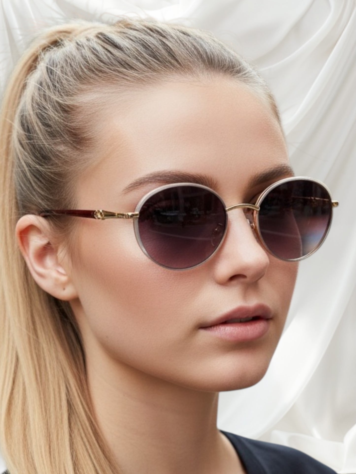 Brown round metal rim sunglasses